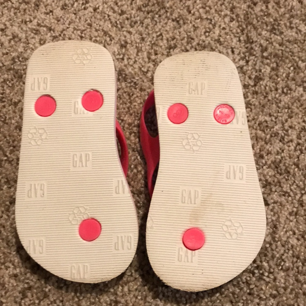 Gap Sandals - Picture 2 of 3